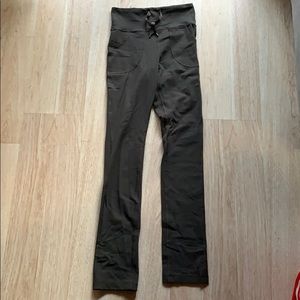 Lululemon SKINNY WILL pant size 4